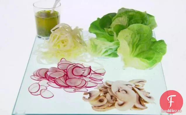 Salată de fenicul, ridiche și arpagic