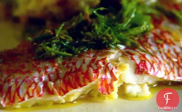 Snapper roșu prăjit cu rozmarin