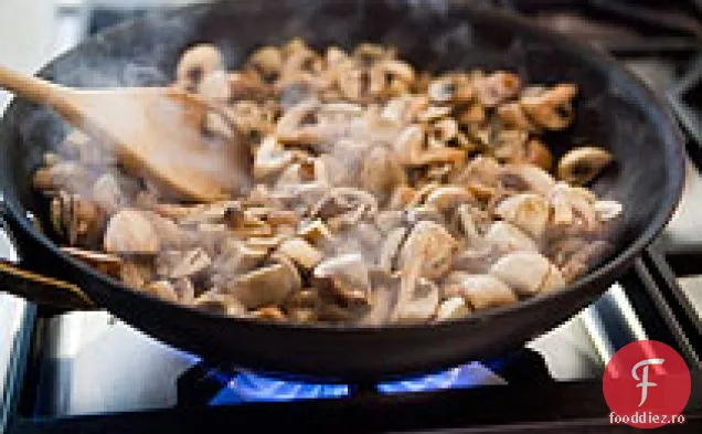Ciuperci Dulci Și Picante Se Amestecă