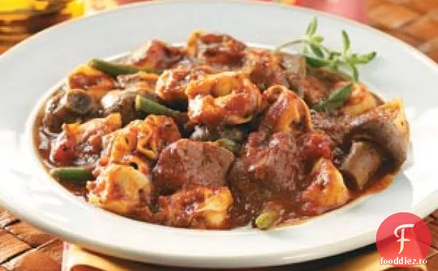 Carne de vită și Tortellini Marinara cu fasole verde