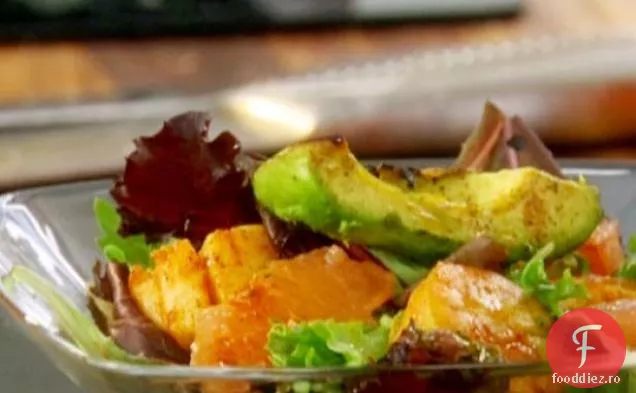 Salată de Avocado și scoici la grătar