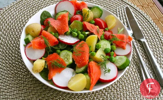Salată De Somon Afumat De Piață