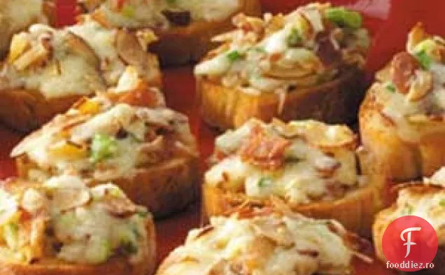 Crostini Cu Brânză De Migdale Și Slănină