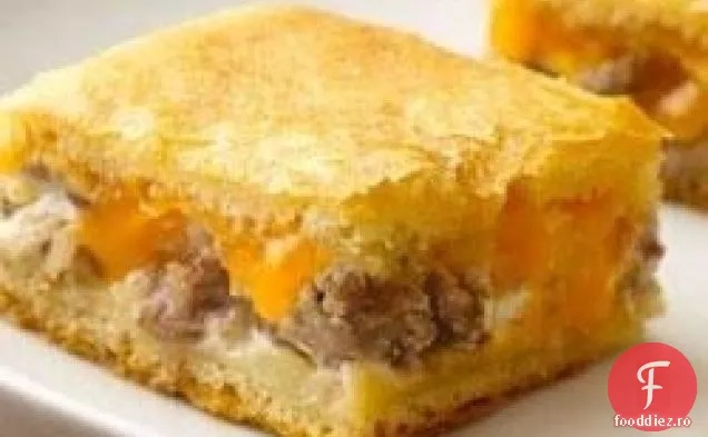 Cârnați și brânză semilună pătrate de la Pillsbury