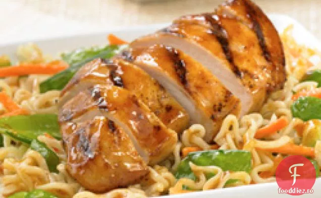 Salată Asiatică De Tăiței De Pui