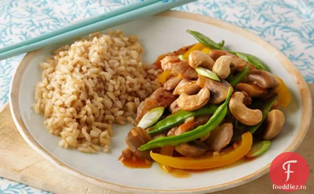 Carne de porc, mazăre de zăpadă și ciuperci pentru doi