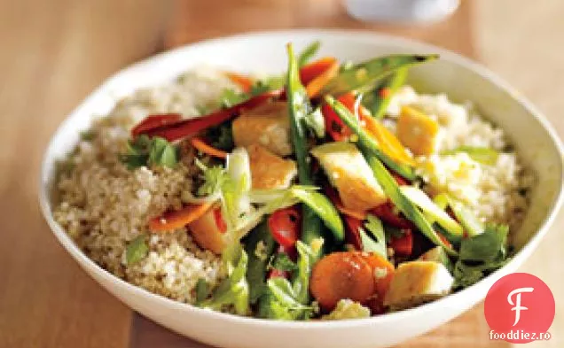 Quinoa se amestecă cu legume și pui