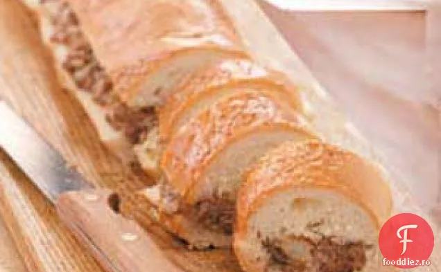 Pâine franceză umplută cu carne de vită