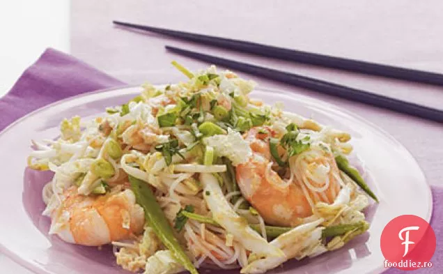 Salată de creveți și tăiței cu sos de vinaigretă asiatică