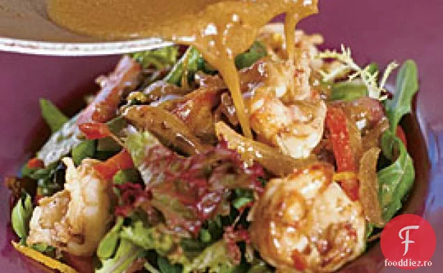 Salată de creveți și legume cu sos de ghimbir-portocaliu