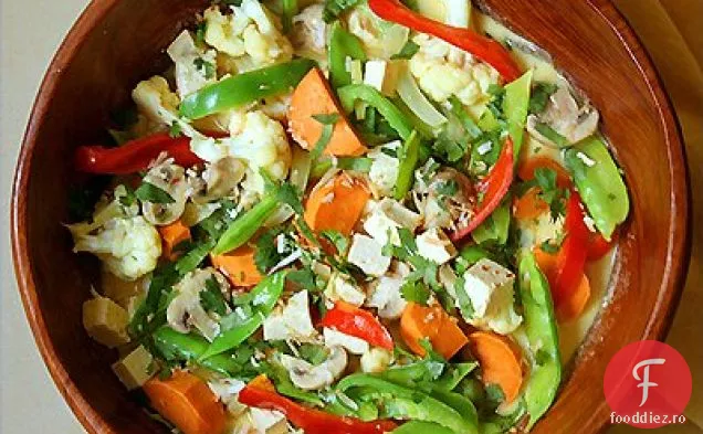 Curry Vegetarian De Nucă De Cocos Cu Tofu