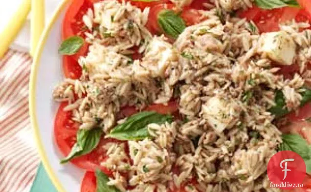 Salată Orzo-ton cu roșii