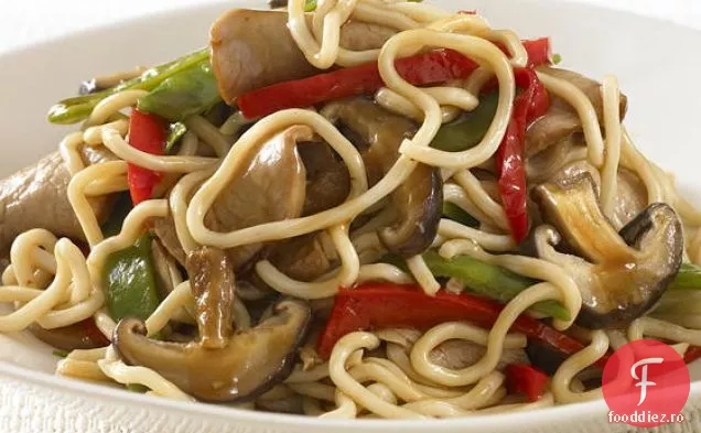 Taitei Hokkien cu carne de porc