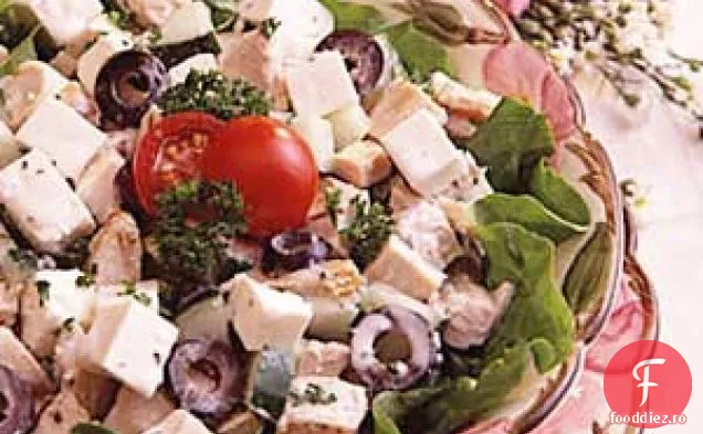 Salată grecească și pui