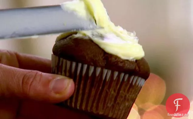 Cupcakes de turtă dulce cu glazură portocalie