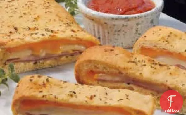 Sandwich Cu Delicatese La Cuptor