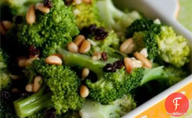 Salată De Broccoli Cu Usturoi