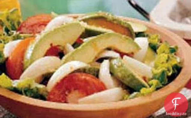 Salată De Avocado De Roșii