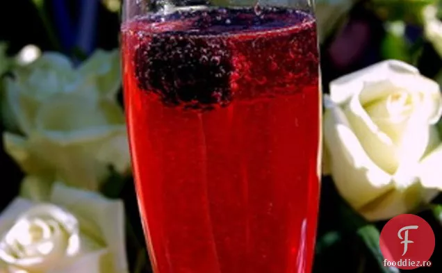 Cocktail de șampanie Blackberry de Ziua Mamei