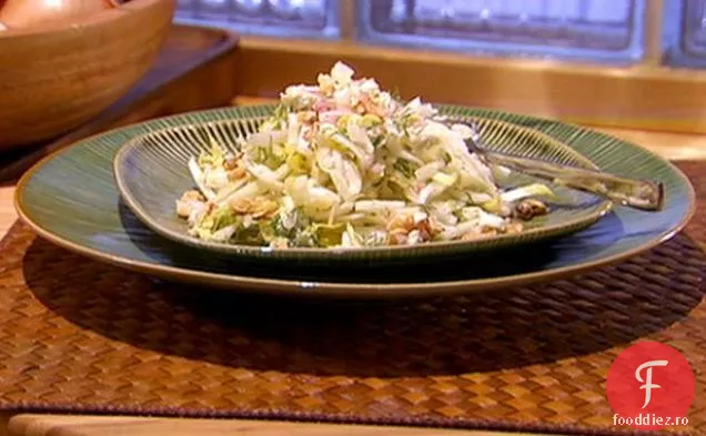 Salată de fenicul și andive cu vinetă de trandafir
