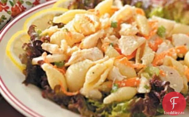 Salată De Paste Din Carne De Crab