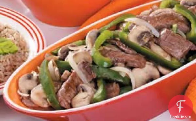 Carne De Vită Legume Se Amestecă