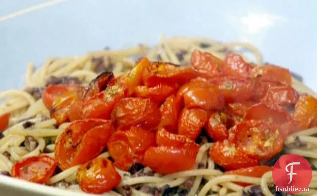 Spaghete Cu Sos Tapenade și roșii prăjite