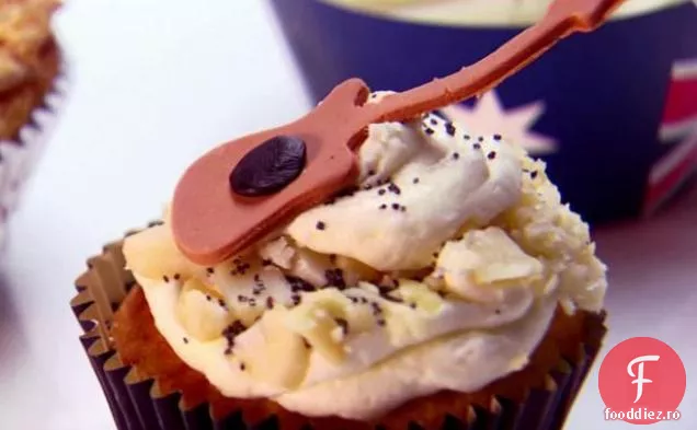 Tort de banane cu glazură de Macadamia cu ciocolată albă