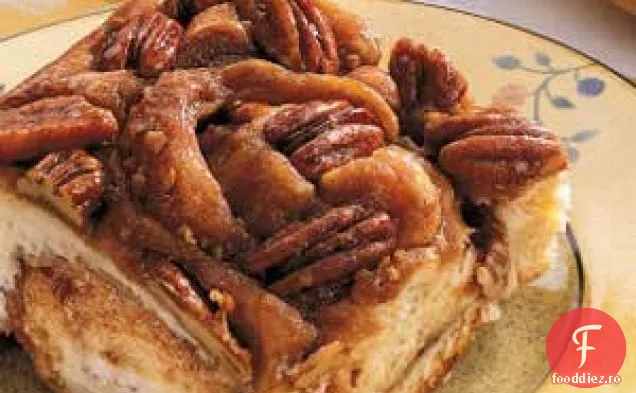 Rulouri Uriașe De Pecan Cu Susul În Jos