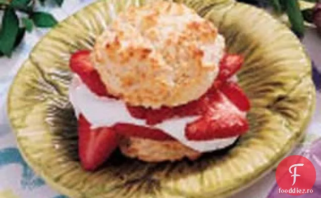 Tort De Biscuiți Cu Căpșuni