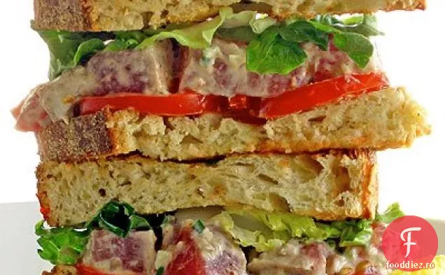 Sandwich Cu Ton Ahi