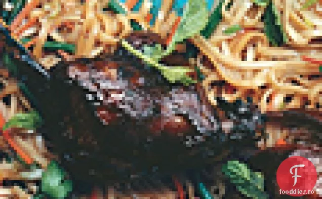 Taitei asiatici cu confit de rață la grătar