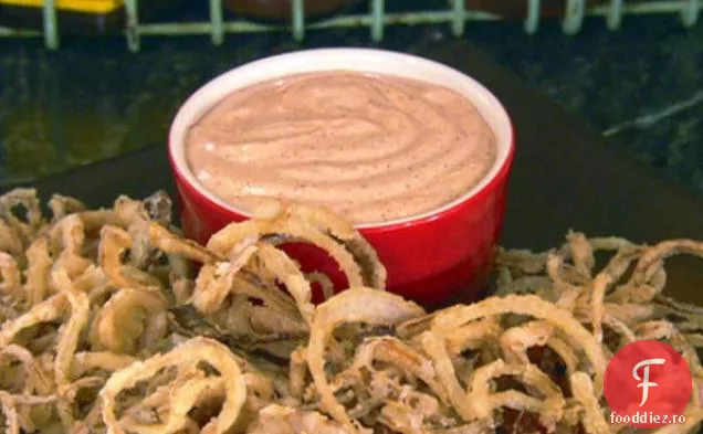 Inele de ceapă prăjite cu sos de Chili