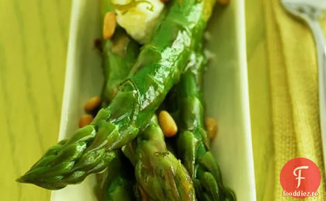 Sparanghel miere-var cu brânză de capră