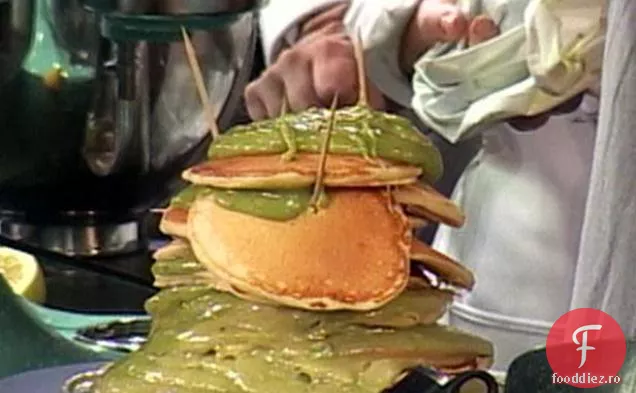 Tort de clătite cu glazură de Avocado