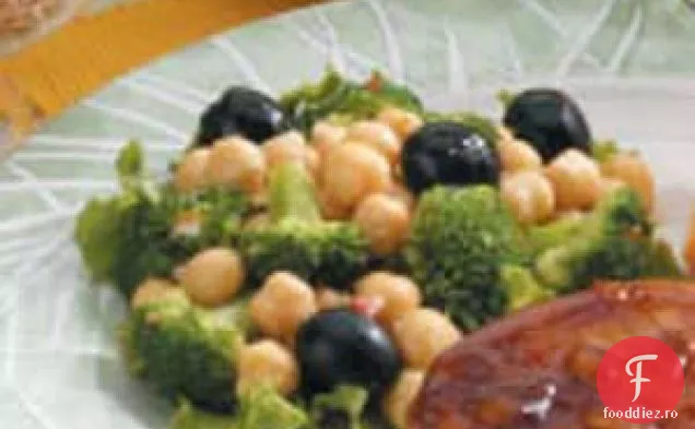 Salată De Broccoli Garbanzo