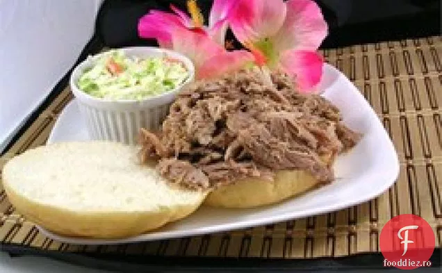 Porc Kalua într-un aragaz lent