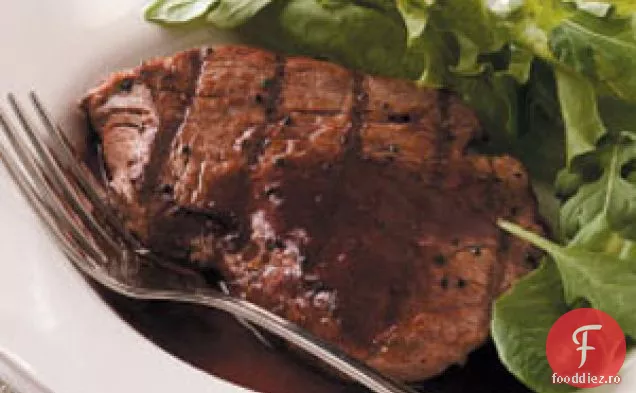 Filet Mignon cu sos de vin roșu