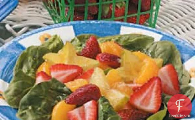 Salată de spanac cu fructe