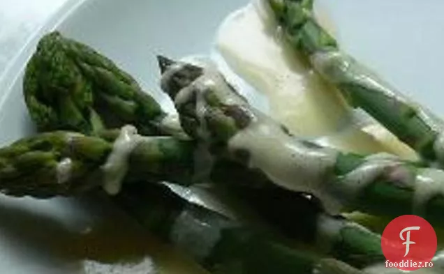 Sparanghel Cu Jalapeno Hollandaise