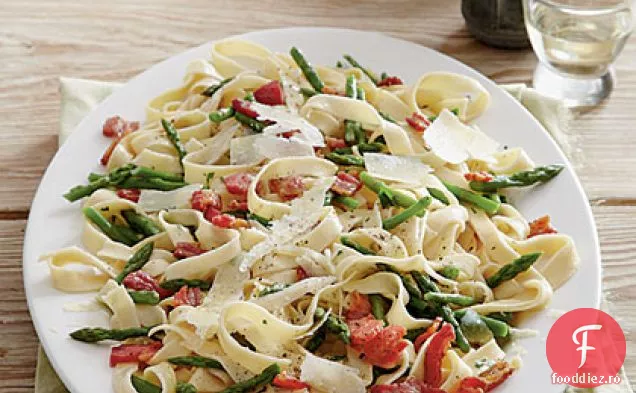 Fettuccine-și-sparanghel al Burro