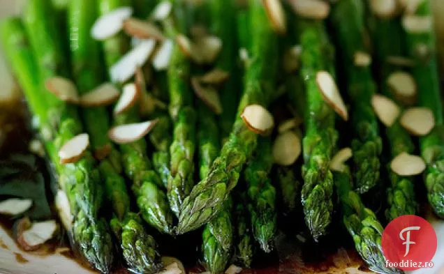 Sparanghel Prăjit Cu Unt Rumenit De Soia Balsamic