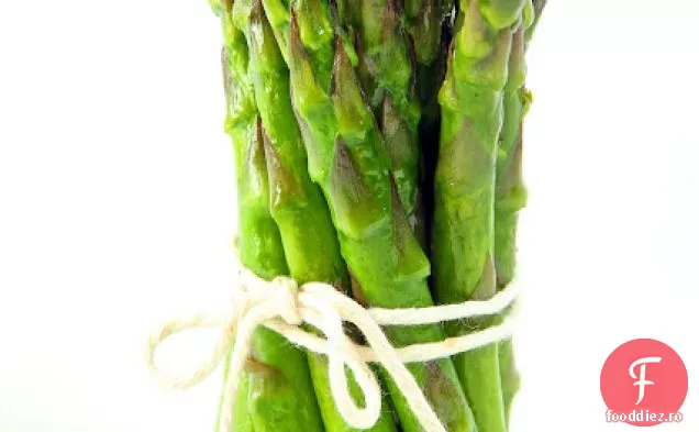 Vinaigretă De Rodie Pe Sparanghel Prăjit