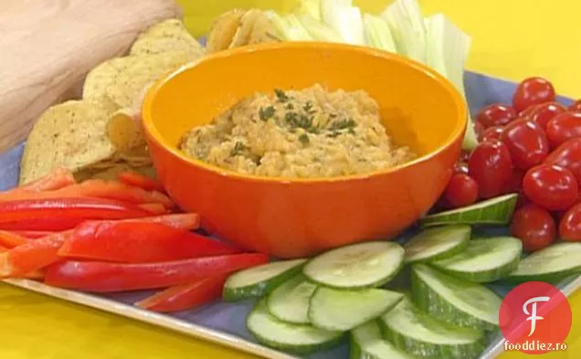 Baie de năut cu lămâie-usturoi cu legume și chipsuri