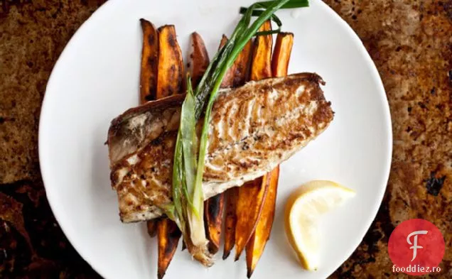 Macrou prăjit cu cartofi dulci