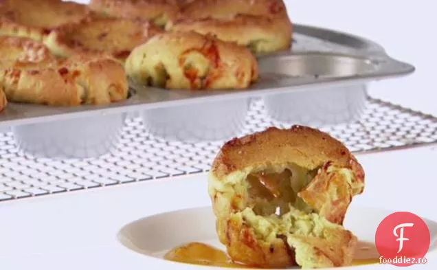 Mic dejun Popovers cu cârnați italieni