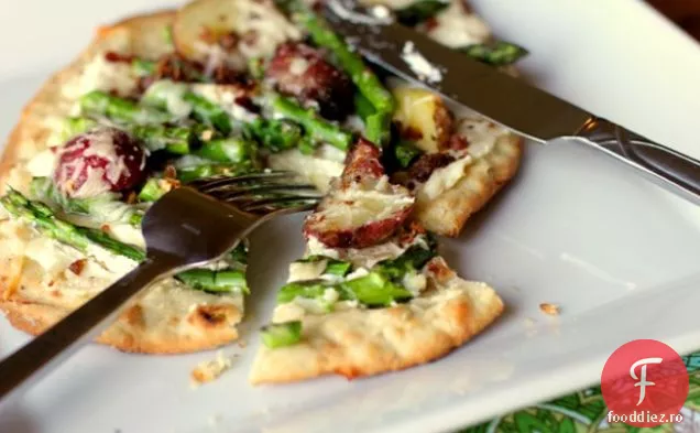 Pizza Cu Cartofi Și Sparanghel