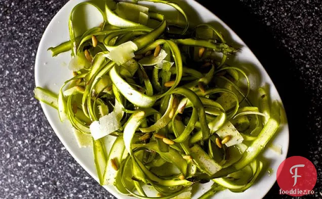 Salată De Sparanghel Ribboned Cu Lămâie