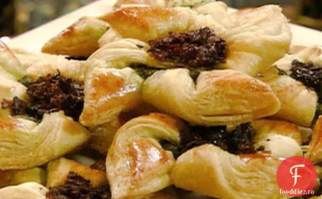 Rotițe de foietaj umplute cu roșii uscate la soare și Pesto