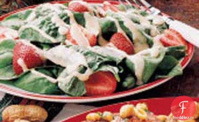 Salată de spanac cu sos de arahide